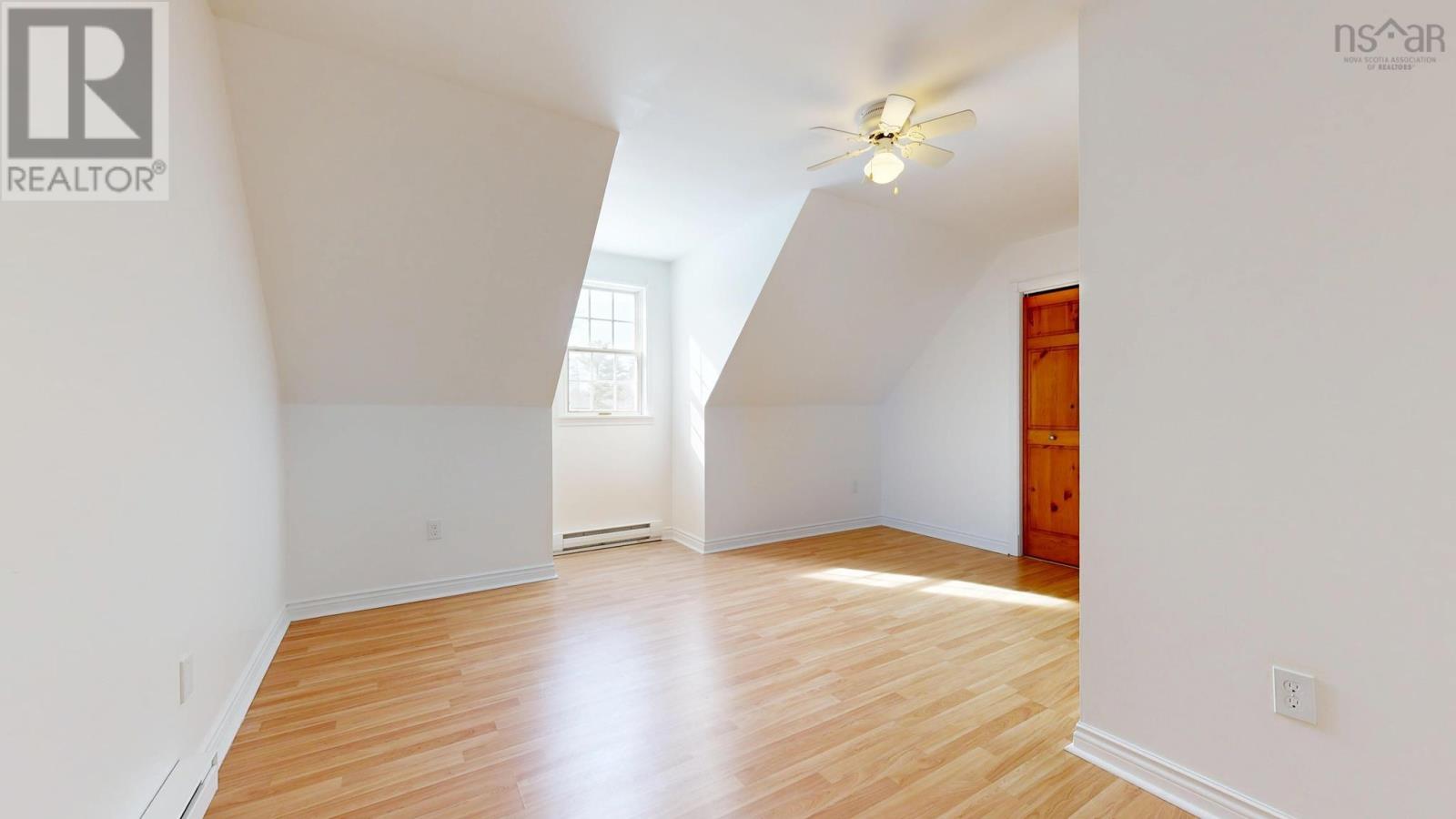 Property 24 of 42 of 1421 Princess Crescent