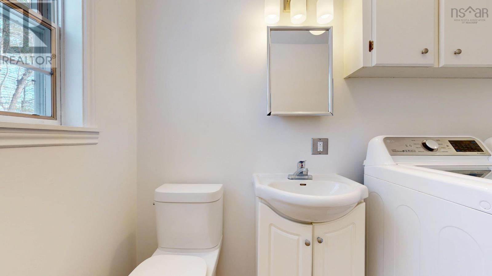 Property 20 of 42 of 1421 Princess Crescent