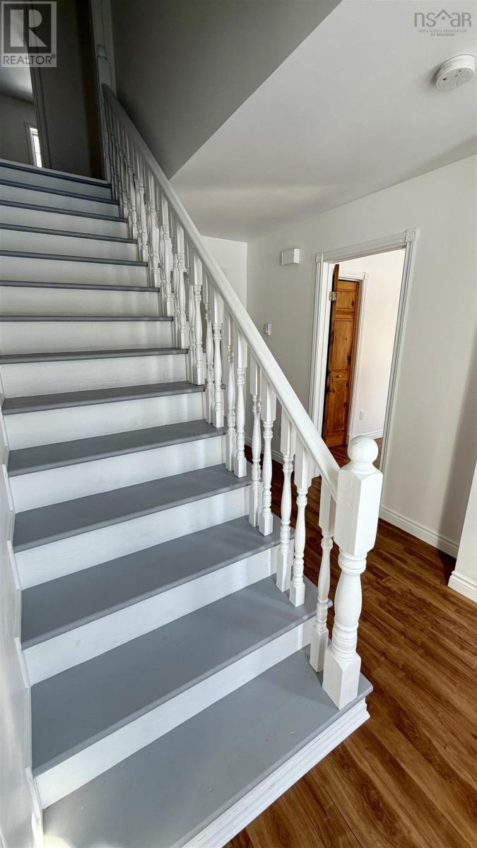 Property 38 of 42 of 1421 Princess Crescent