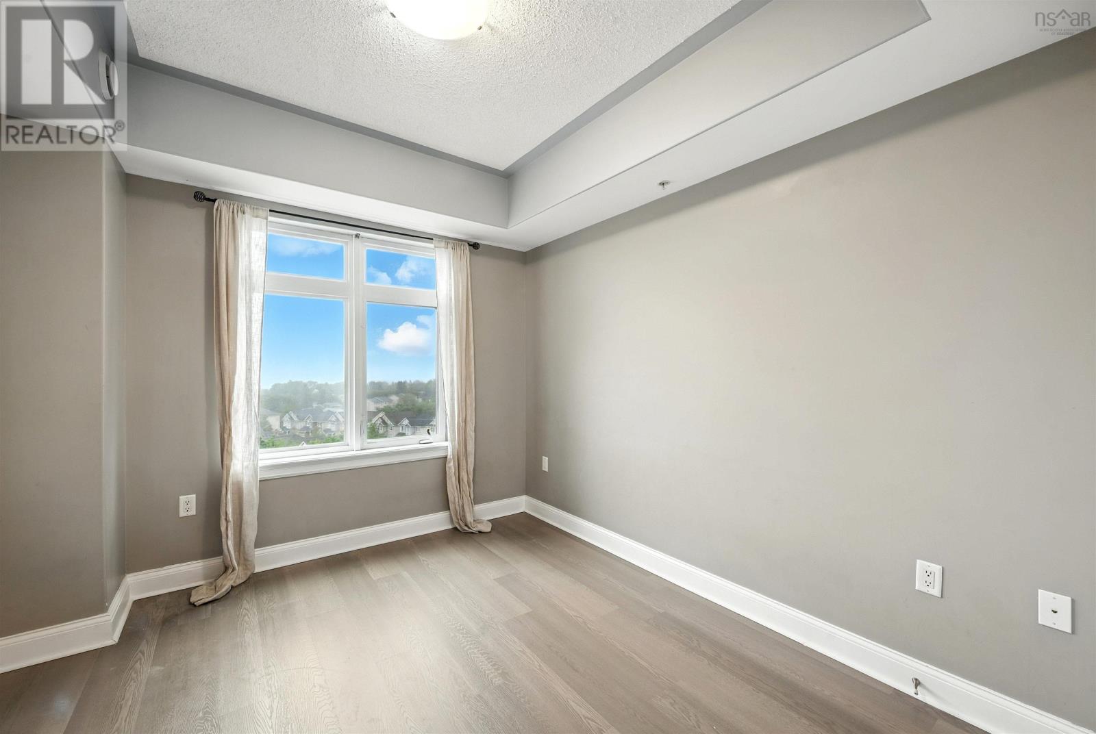 Property 22 of 34 of 703 60 Walter Havill Drive