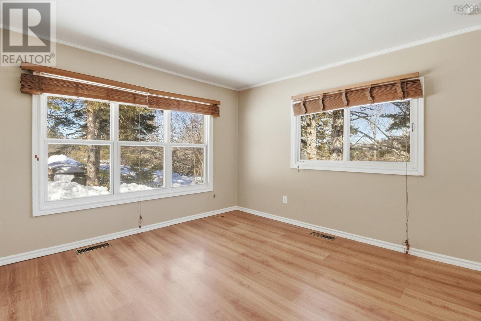 Property 13 of 27 of 8252 Highway 1