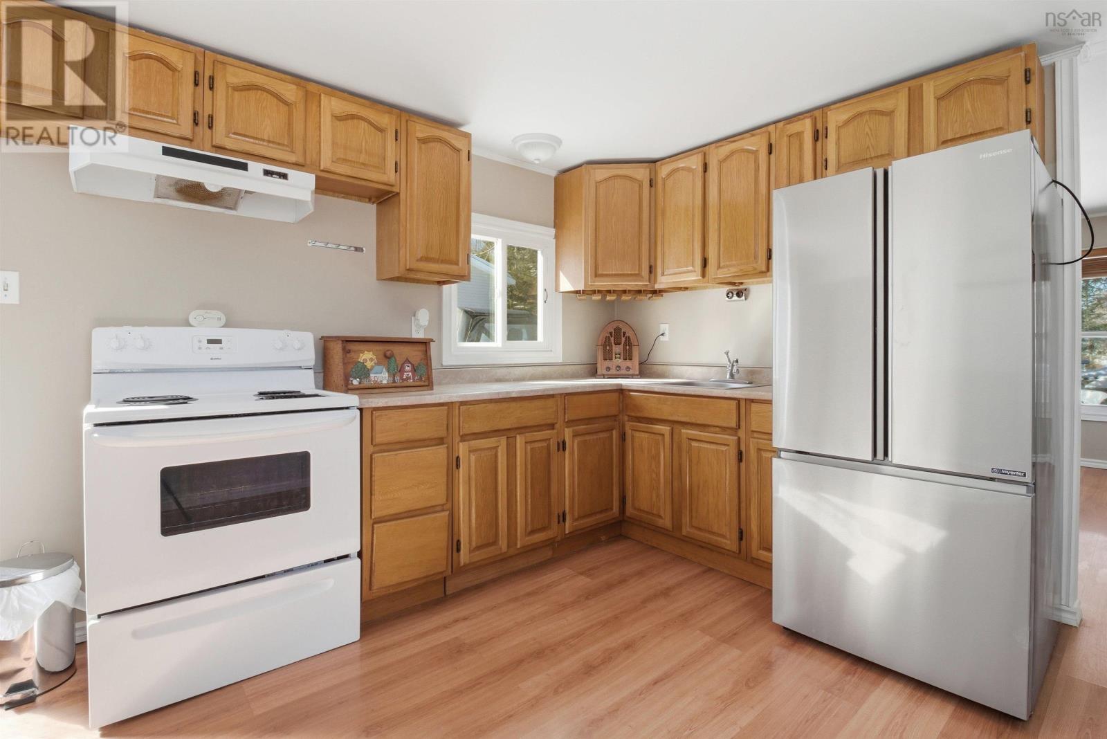 Property 8 of 27 of 8252 Highway 1