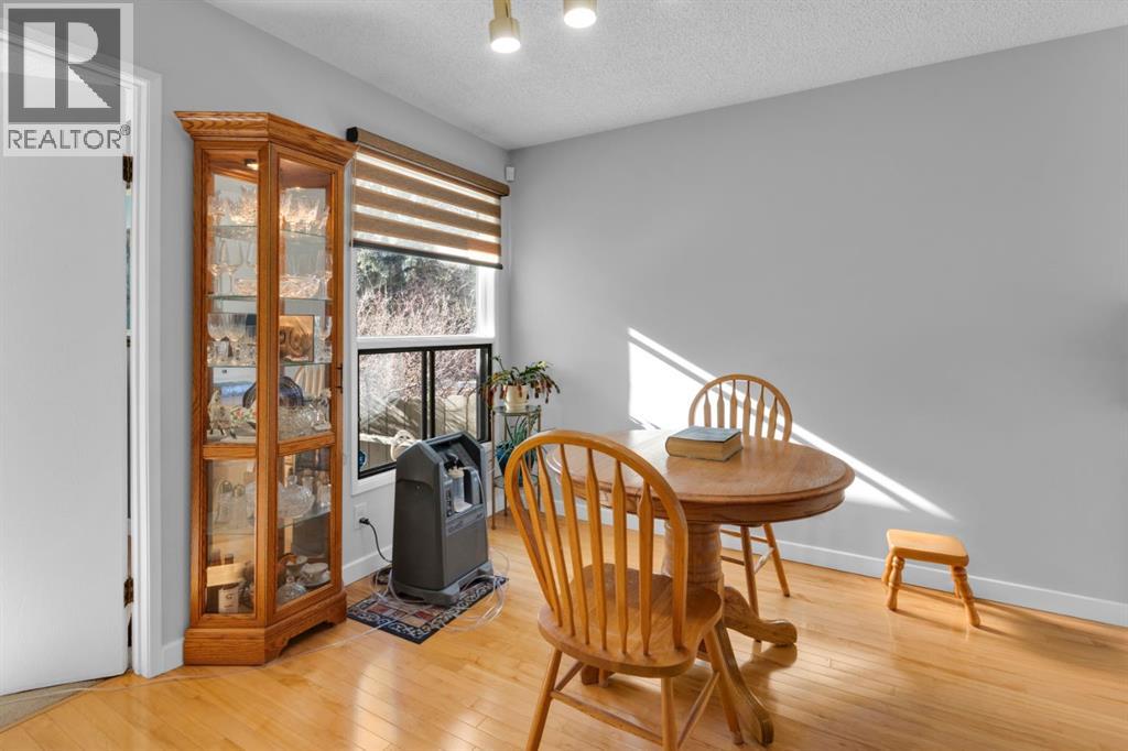 Single Family House Bi-level for Sale in  Coach Manor Rise SW Coach Hill Calgary 