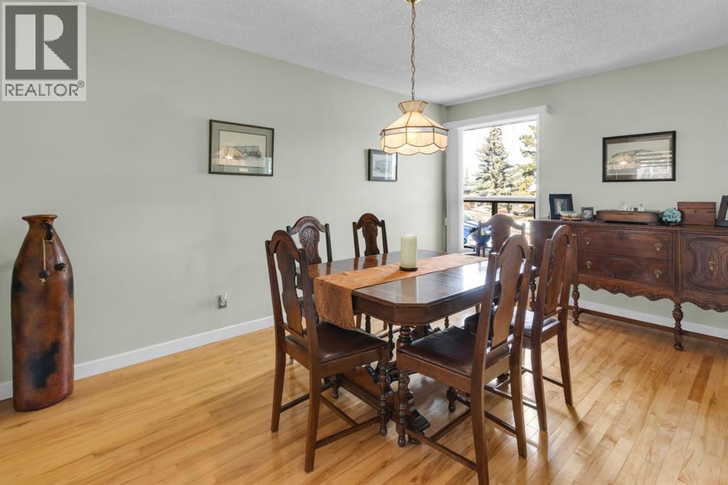 Single Family House Bi-level for Sale in  Coach Manor Rise SW Coach Hill Calgary 
