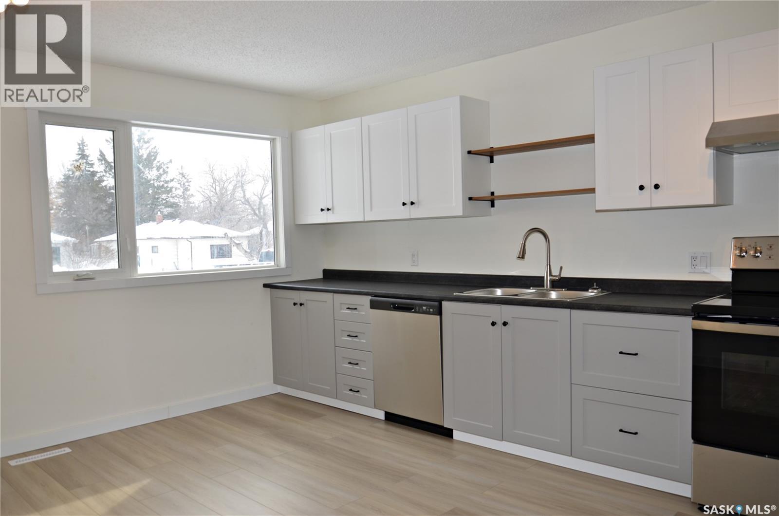 209 Torran STREET — photo 3