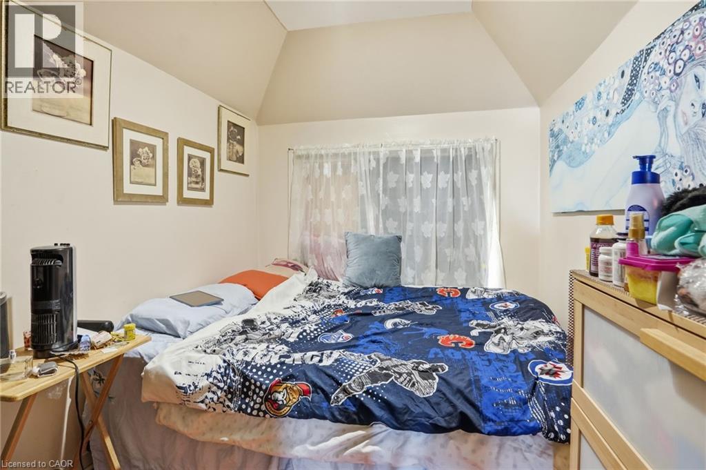 68 GAGE Avenue S - 17
