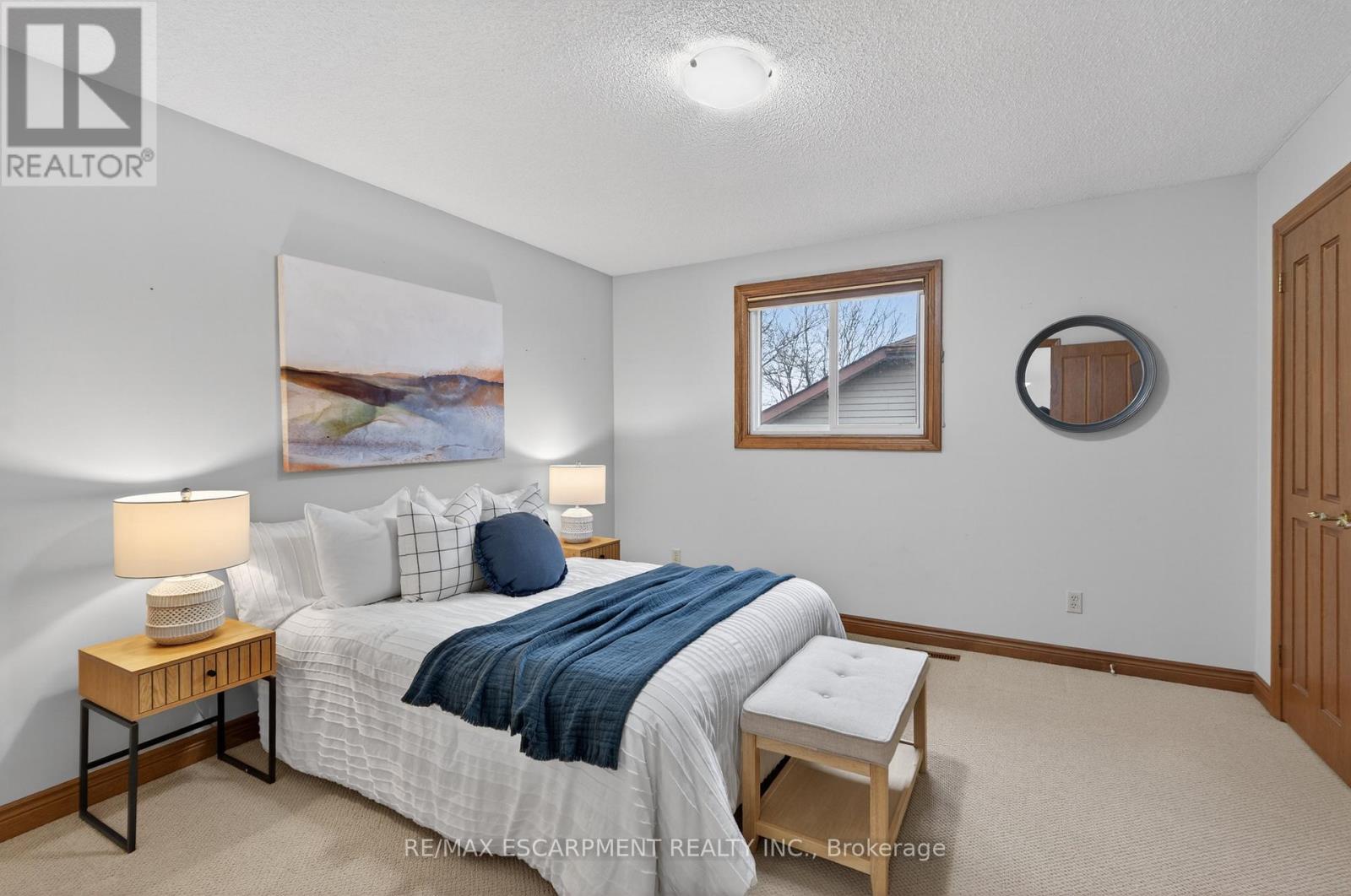 47 SUMNER CRESCENT - 18