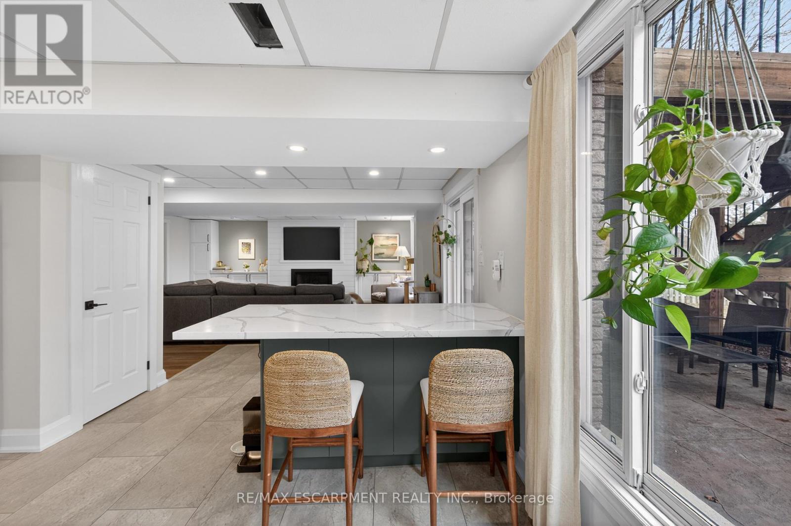 47 SUMNER CRESCENT - 27
