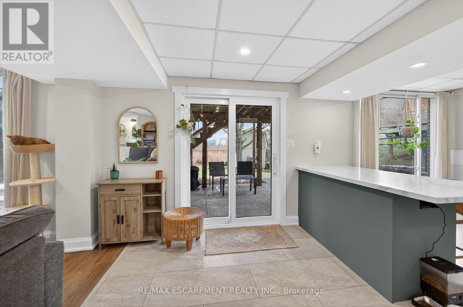 47 SUMNER CRESCENT - 28