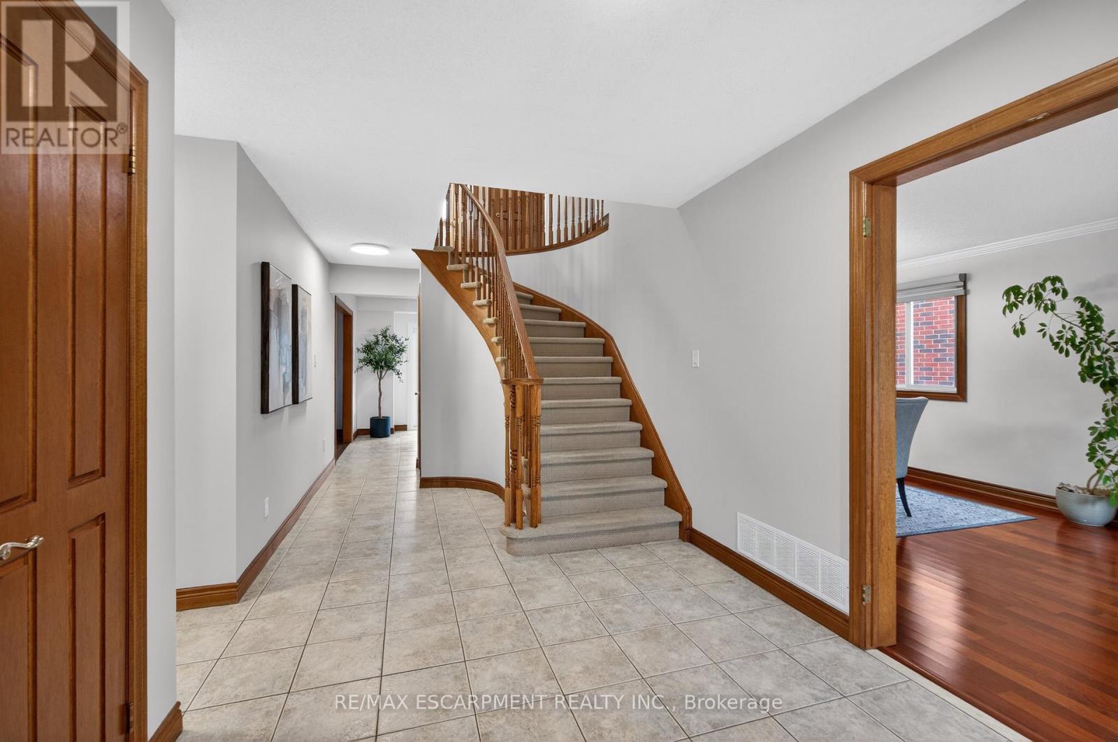 47 SUMNER CRESCENT - 3