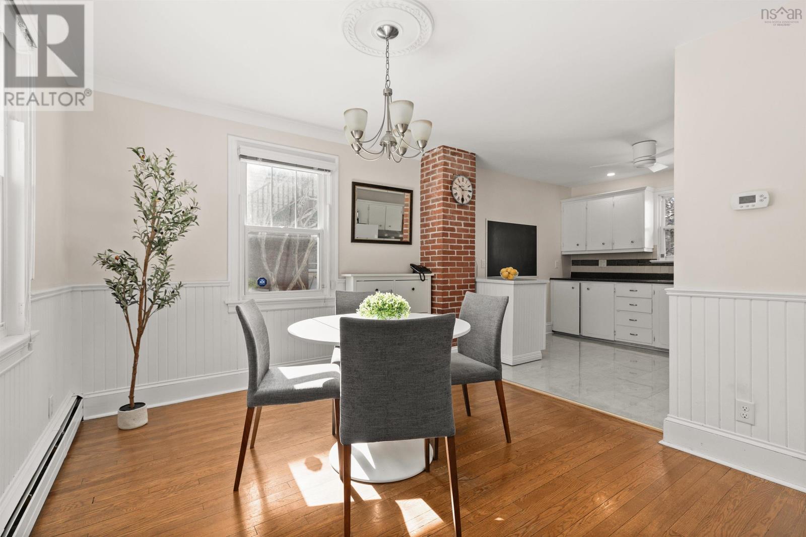 Property 11 of 45 of 2870 Oxford Street