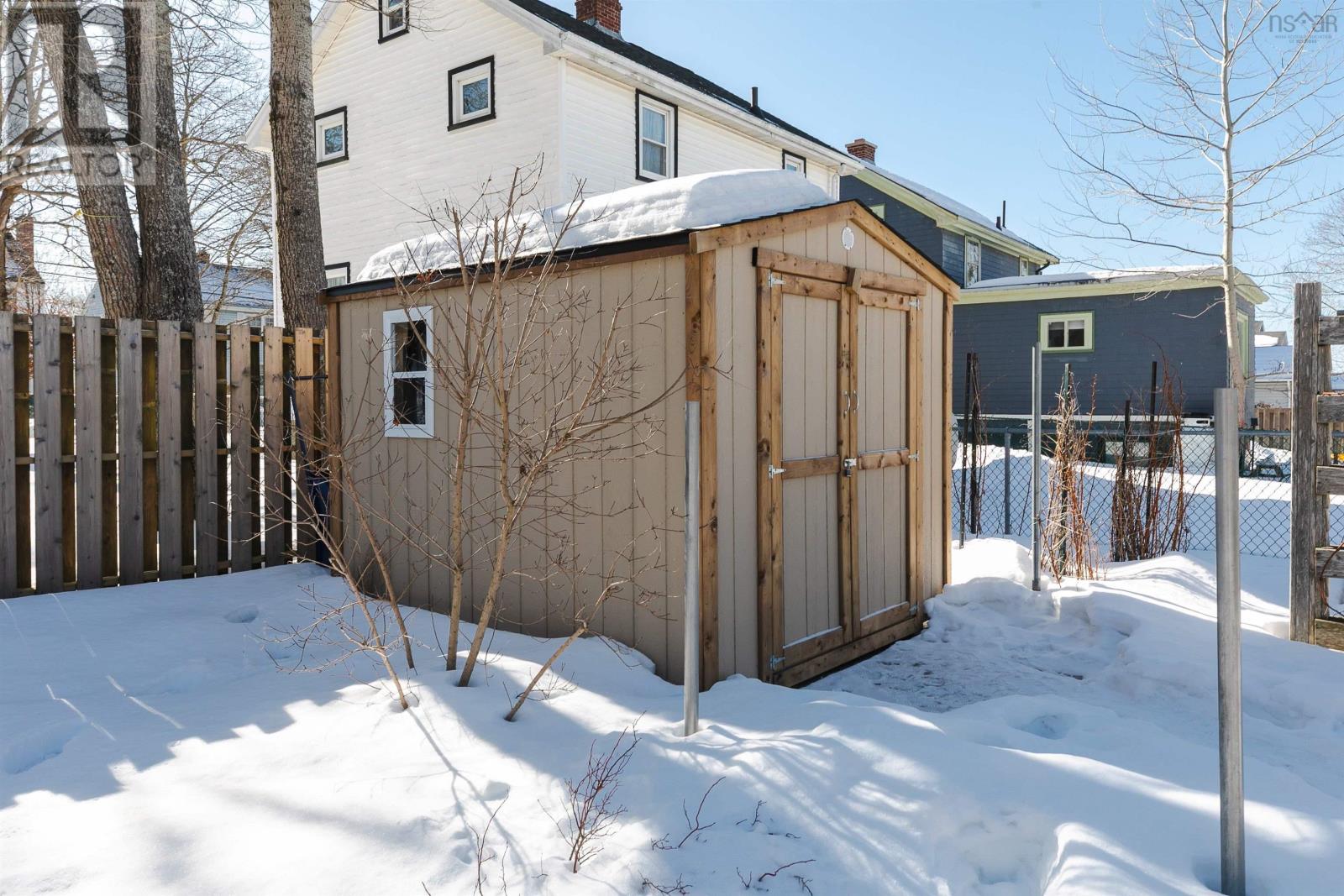 Property 36 of 45 of 2870 Oxford Street