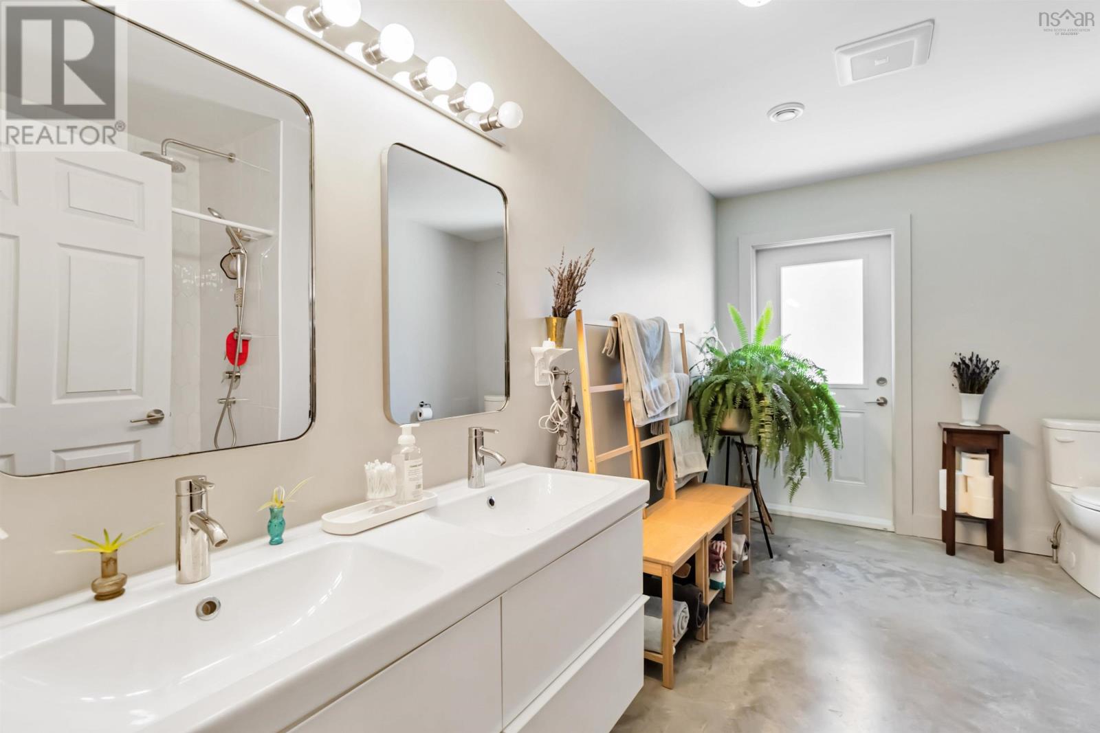 Property 25 of 49 of 267 Harbour View Drive