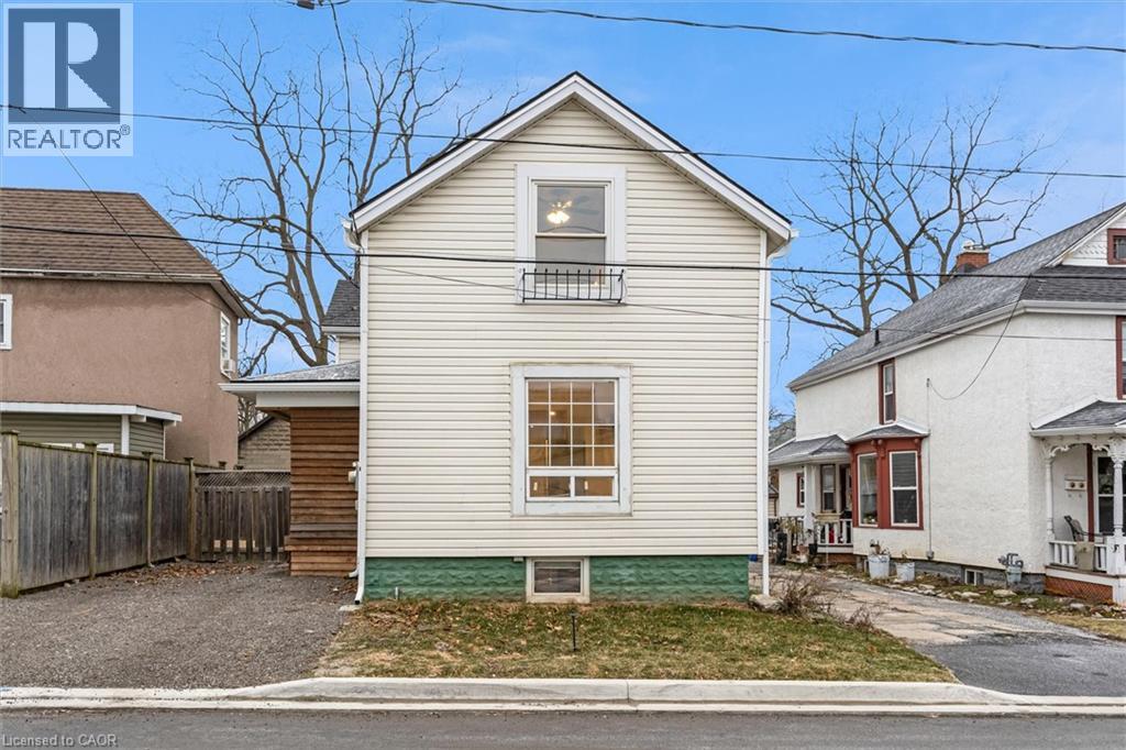 11 ALBINA Street - Photo 3 of 7, Welland, Ontario