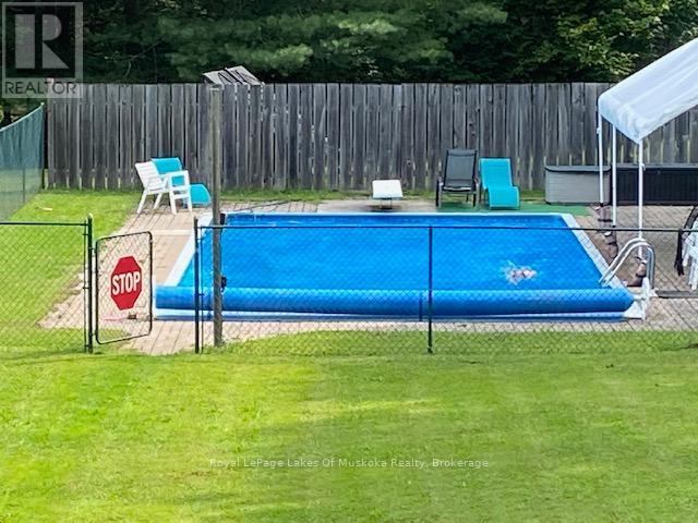 574 RAVENSCLIFFE ROAD - 33