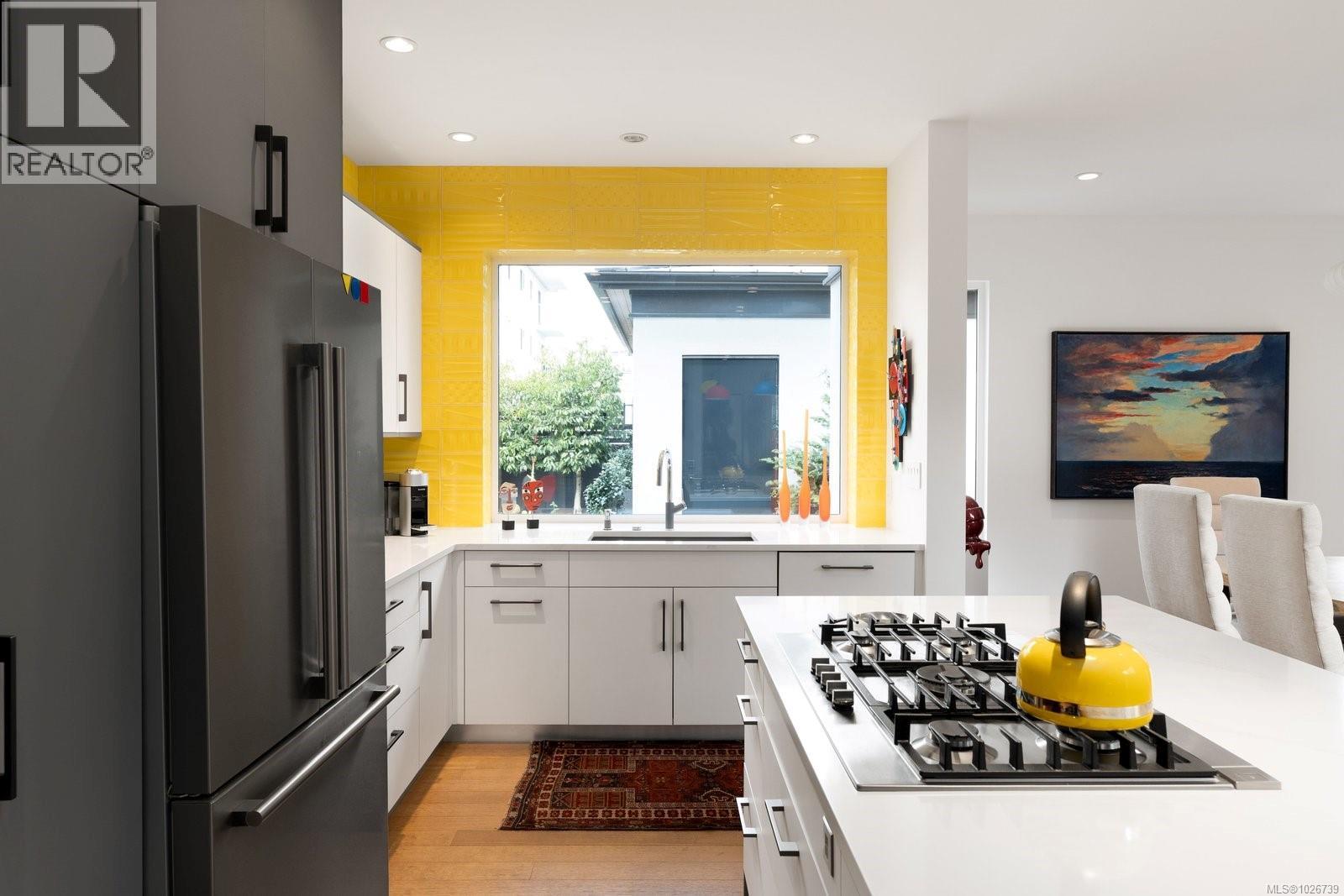 430 Luxton Ave - 12