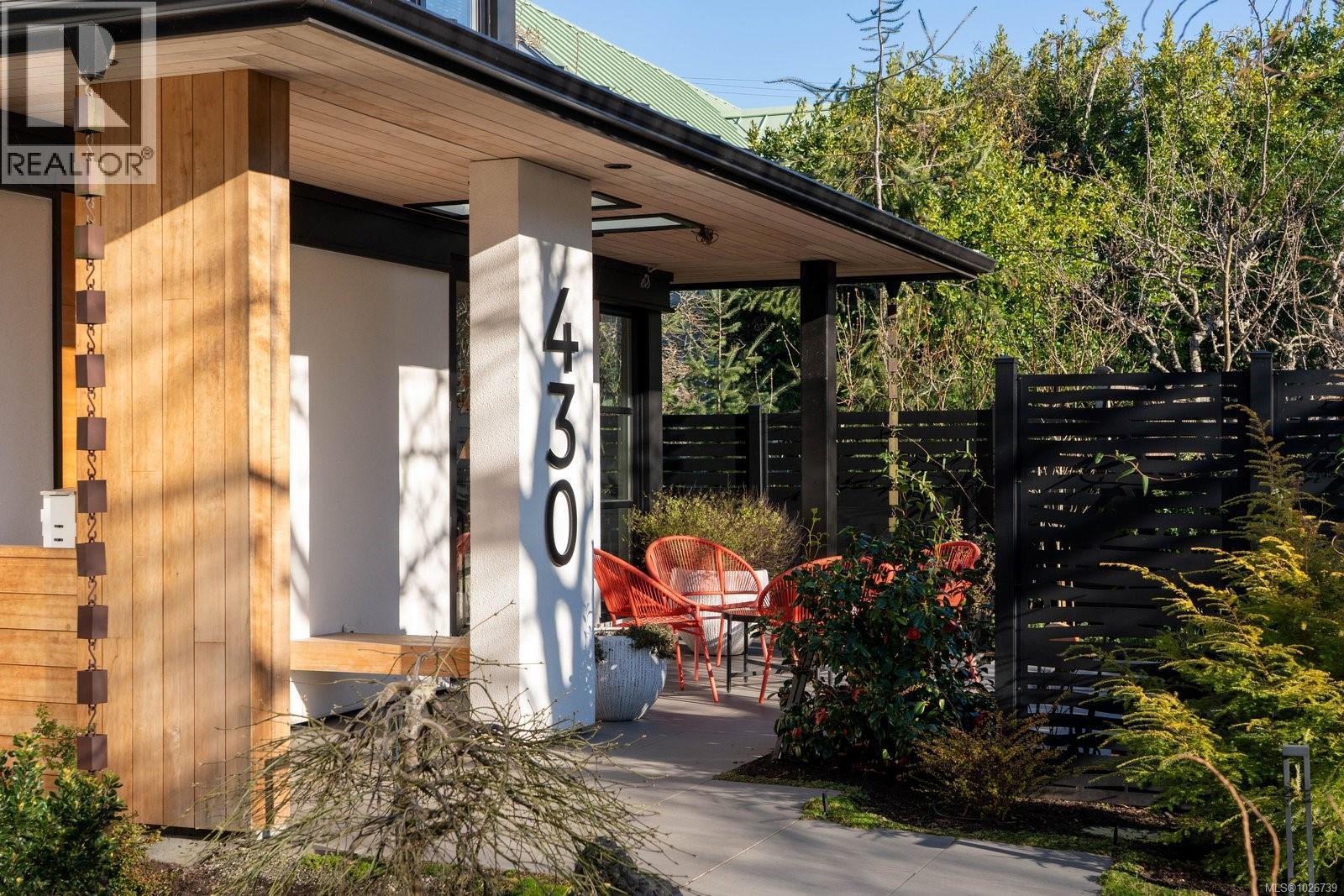 430 Luxton Ave - 3