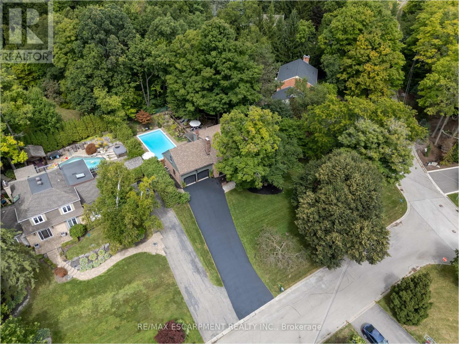 2129 HIGHVIEW DRIVE - 28
