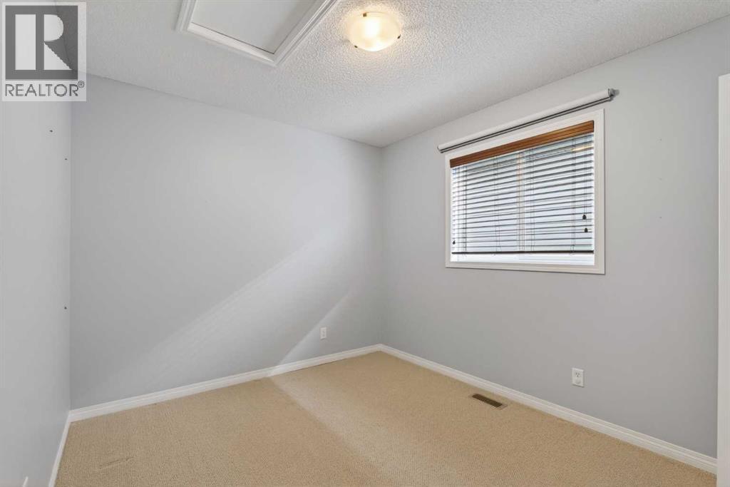 Single Family House 4 Level for Sale in  Silverado Plains Close SW Silverado Calgary 