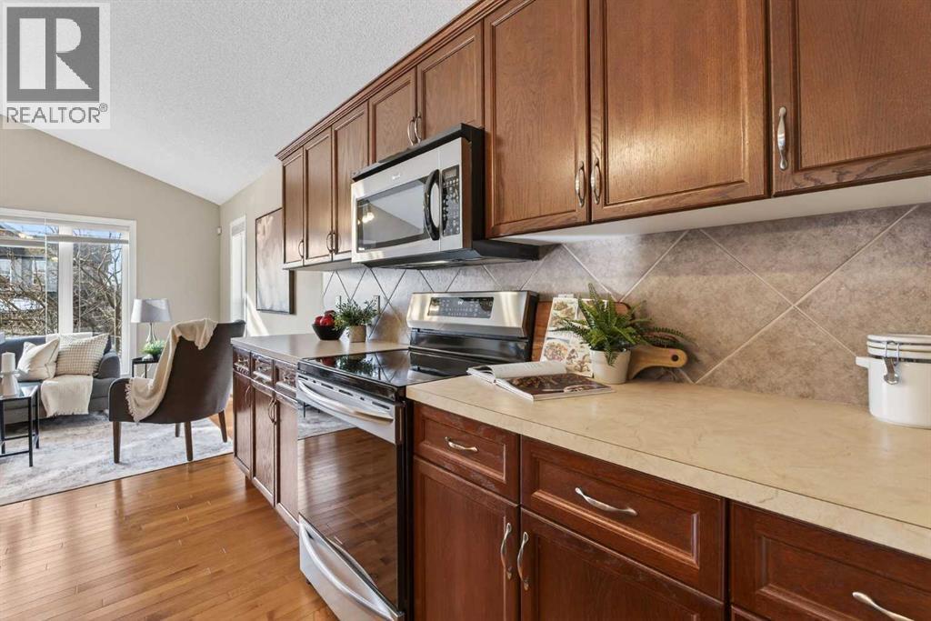 Single Family House 4 Level for Sale in  Silverado Plains Close SW Silverado Calgary 