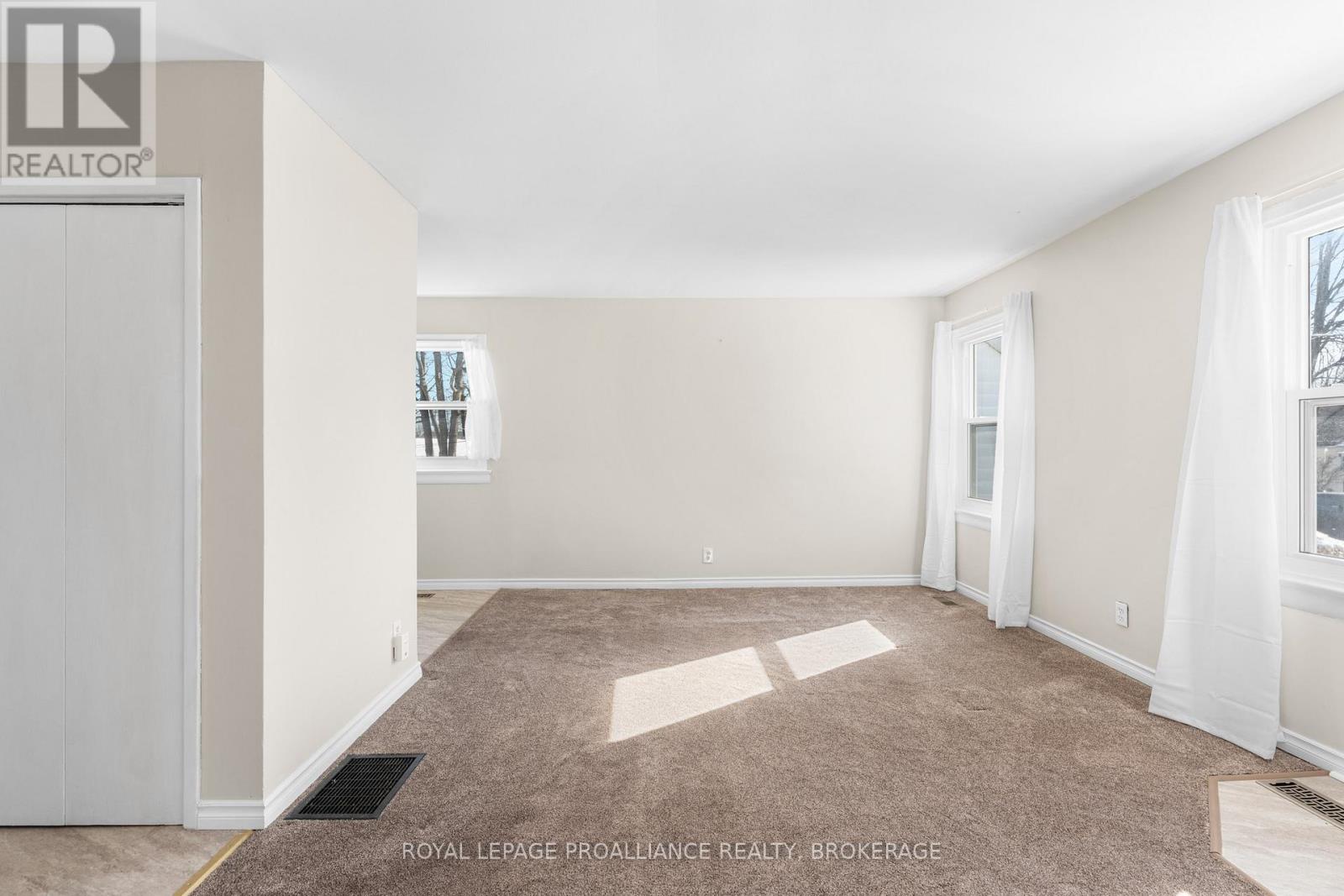 7 DUNKIRK AVENUE - 4
