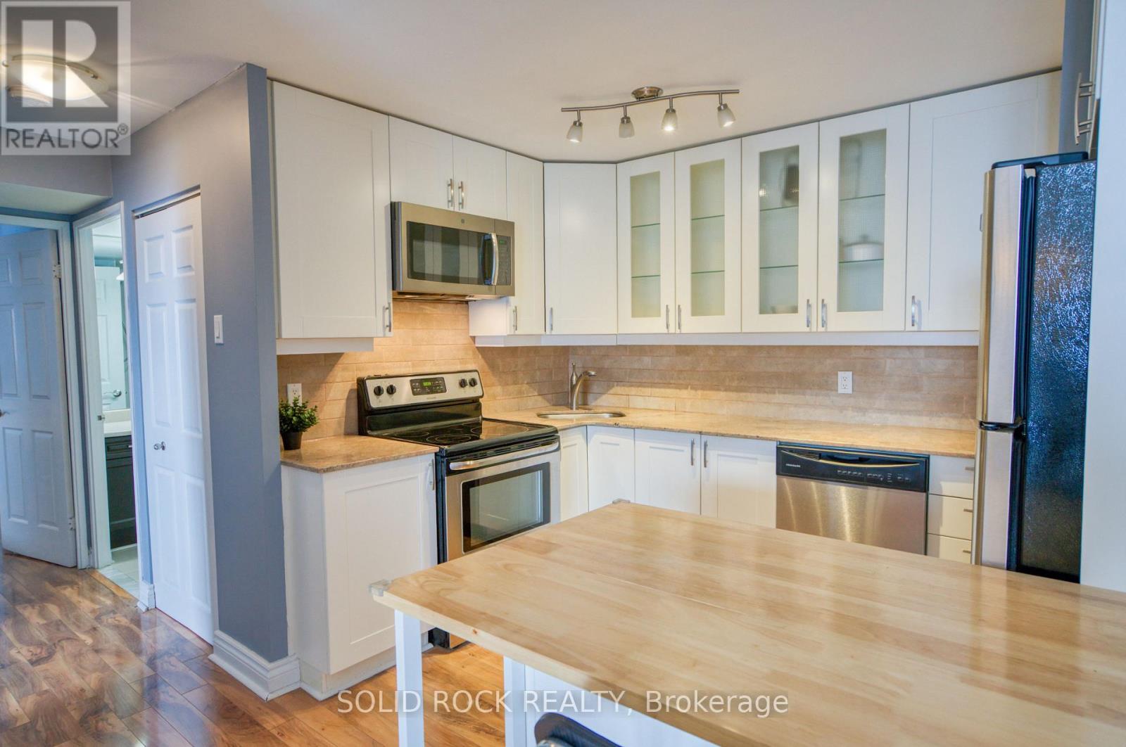 #1907 475 LAURIER AVENUE W - 15
