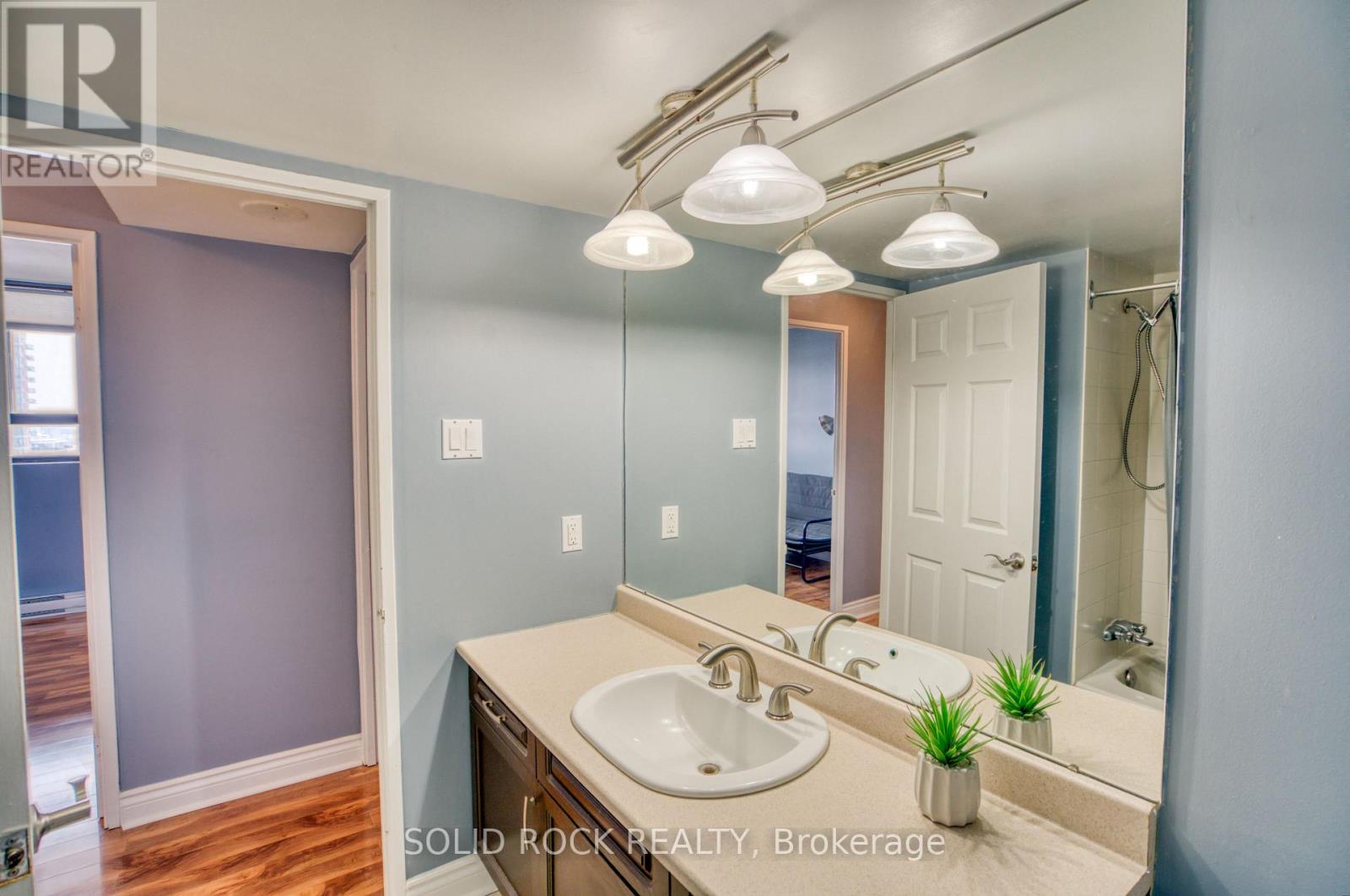 #1907 475 LAURIER AVENUE W - 21