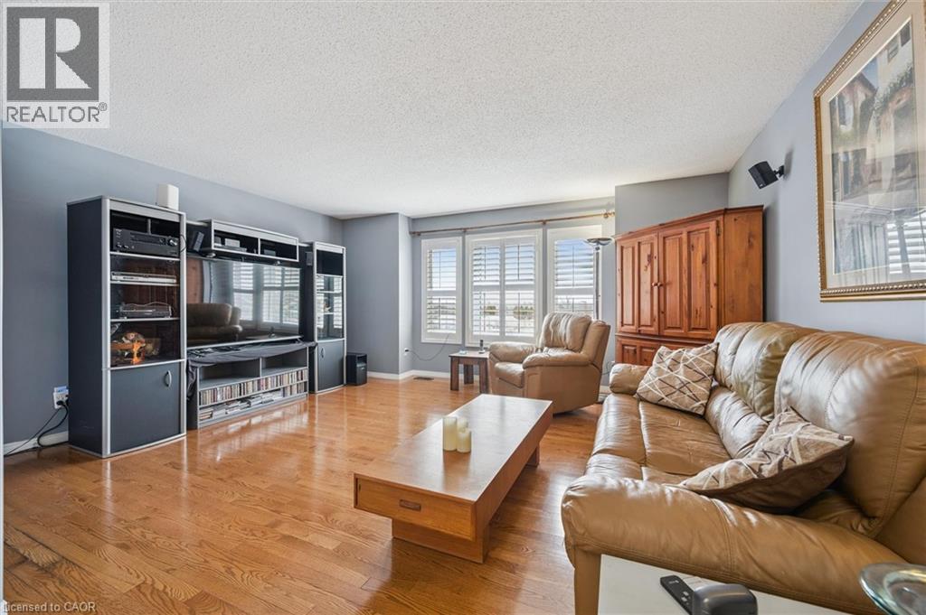 11 ACORN WAY - 17