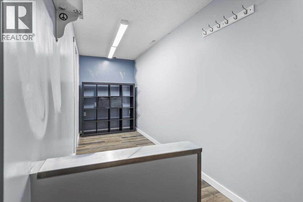 
          39 Prestwick Heath Southeast
            <br/>
            <span>Calgary</span>
            , 
            <span>AB</span>
             <span>T2Z4E3</span>
         - Photo 22