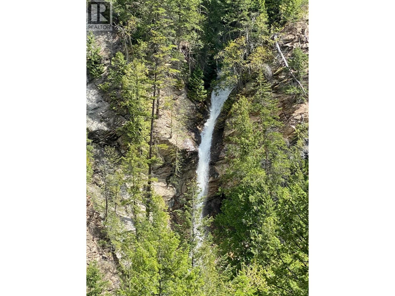 532 Agate Bay Road, Barriere