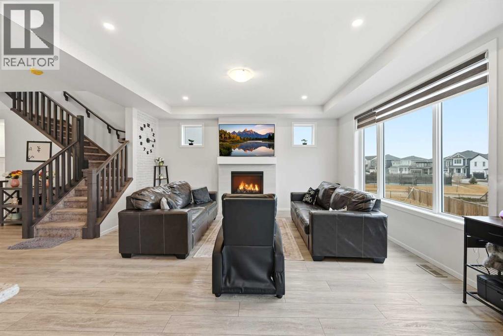 
          717 Windrow Manor Southwest
            <br/>
            <span>Airdrie</span>
            , 
            <span>AB</span>
             <span>T4B5H6</span>
        