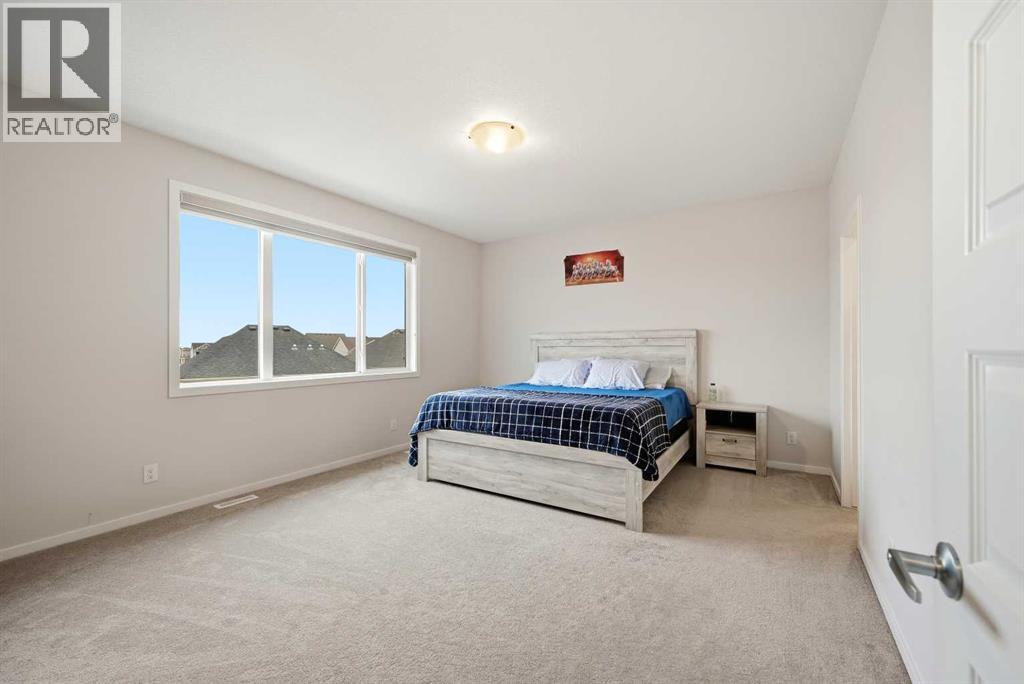 
          717 Windrow Manor Southwest
            <br/>
            <span>Airdrie</span>
            , 
            <span>AB</span>
             <span>T4B5H6</span>
         - Photo 29