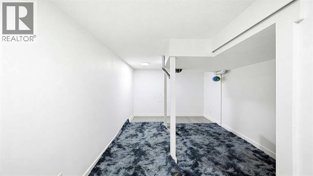 
          717 Windrow Manor Southwest
            <br/>
            <span>Airdrie</span>
            , 
            <span>AB</span>
             <span>T4B5H6</span>
         - Photo 39