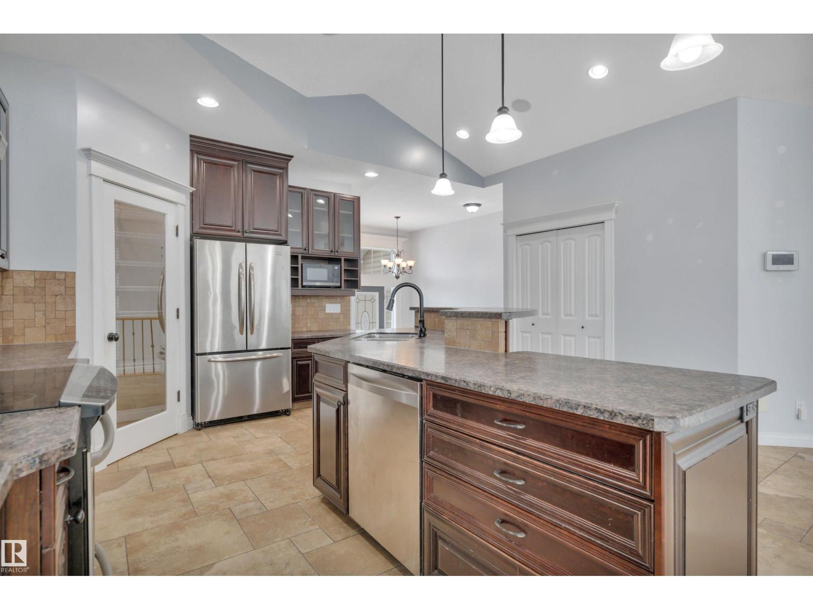 28 LAKEWOOD COVE S - 11