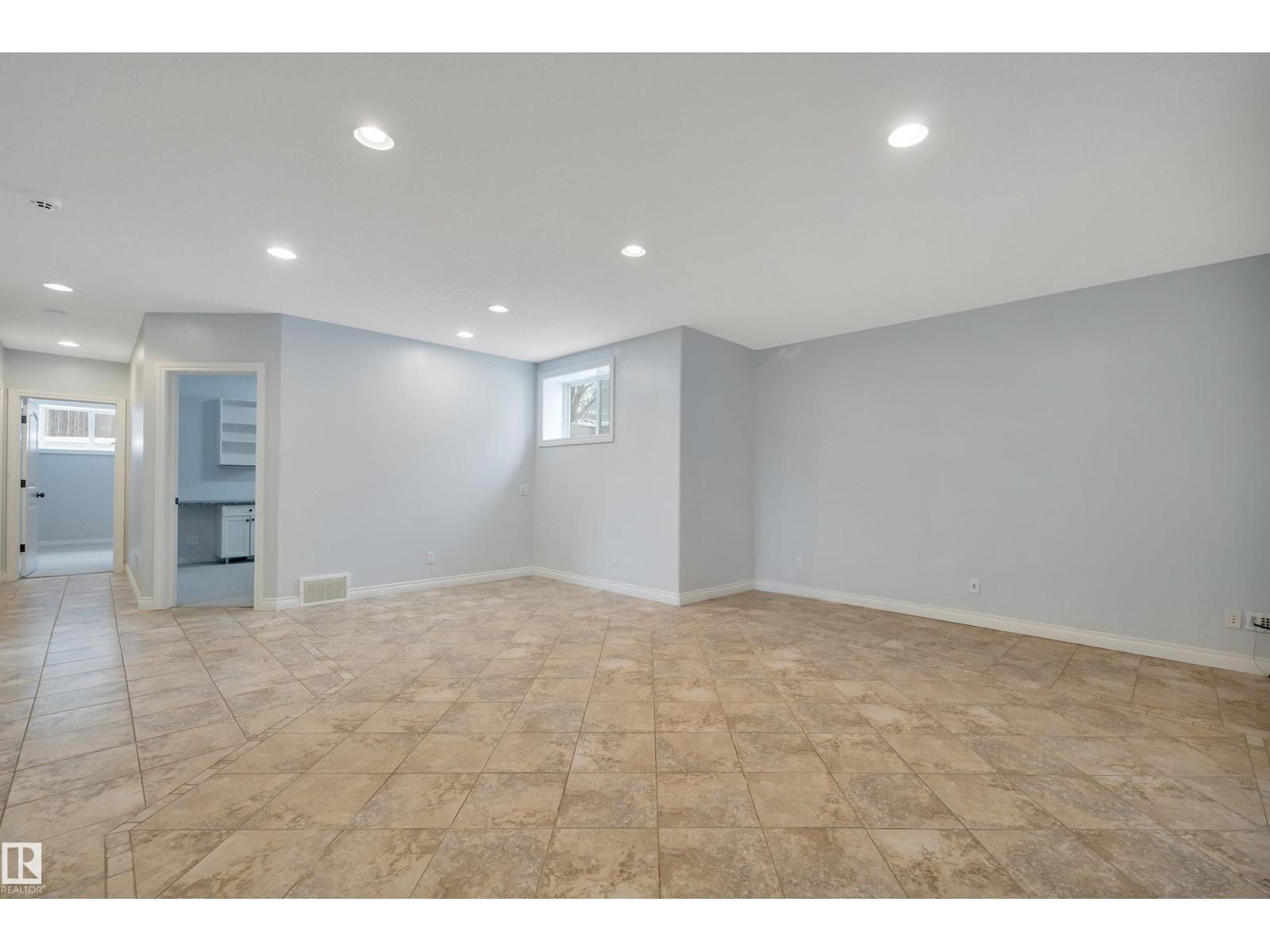 28 LAKEWOOD COVE S - 36