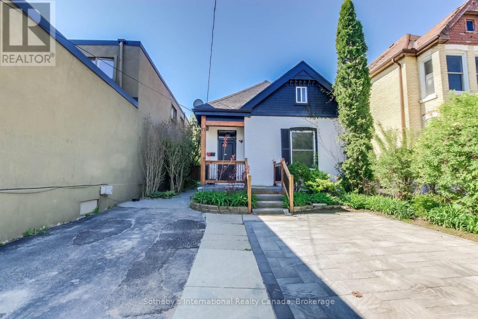 71 BRISCOE STREET E - 21