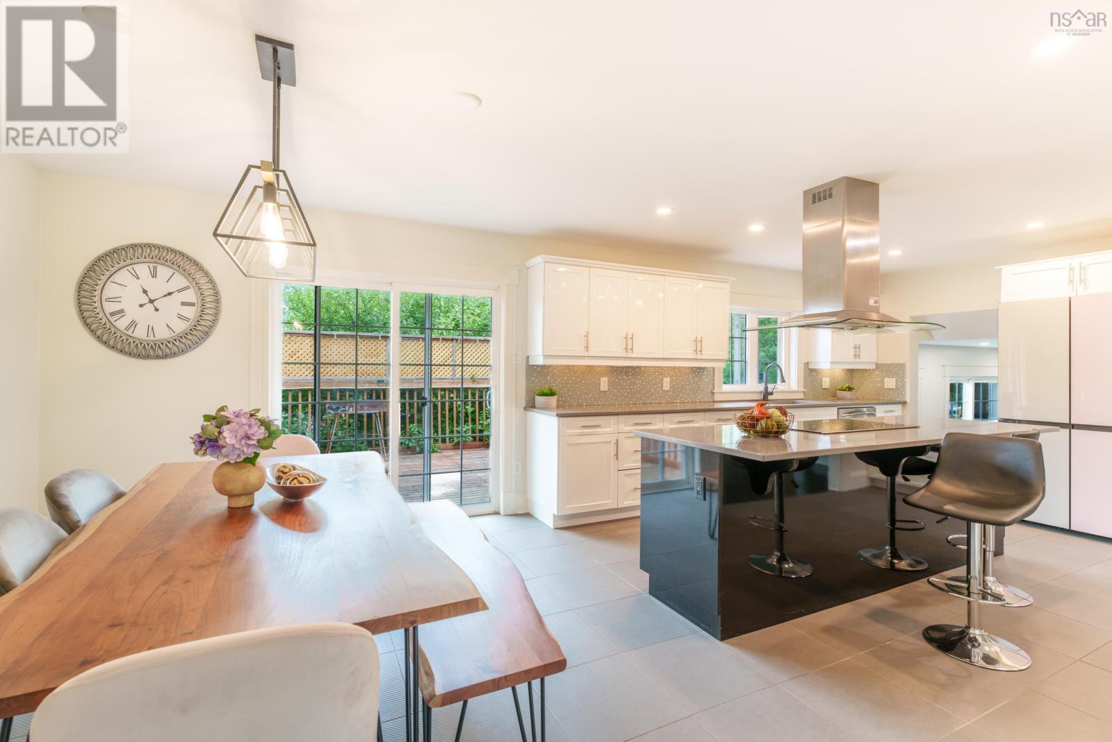 Property 2 of 45 of 11 Laurentian Drive