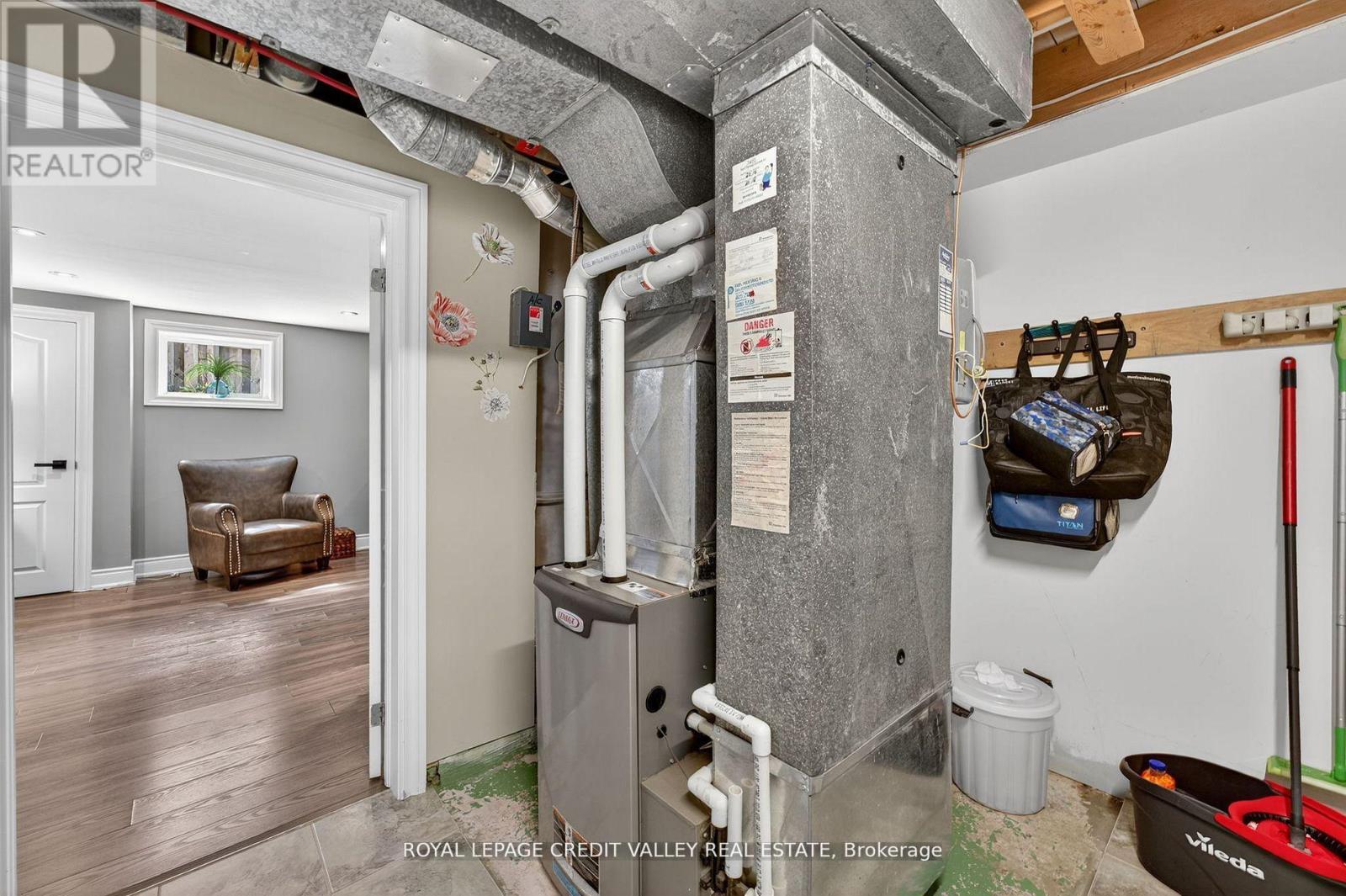 24 WILLIS DRIVE - 36