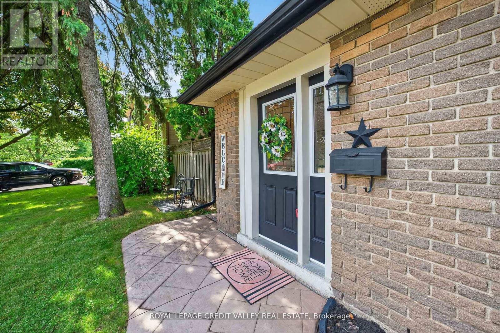 24 WILLIS DRIVE - 6