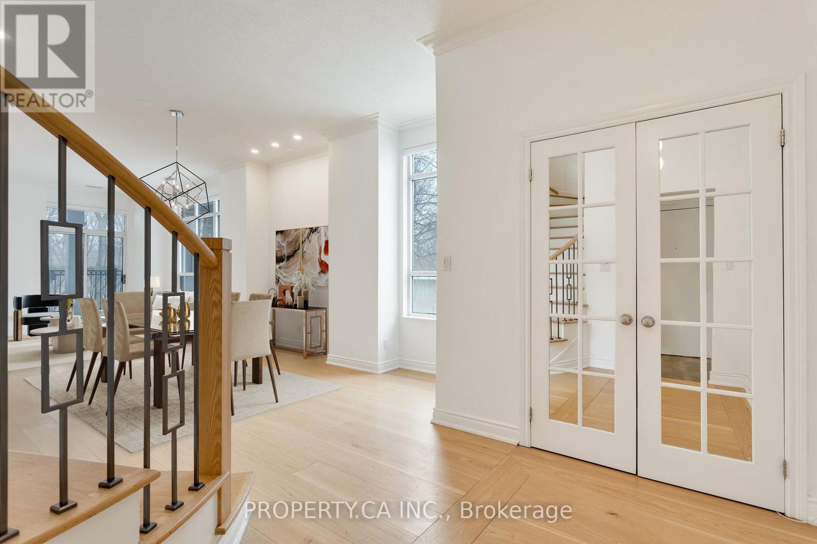#105 2 ABERFOYLE CRESCENT - 3