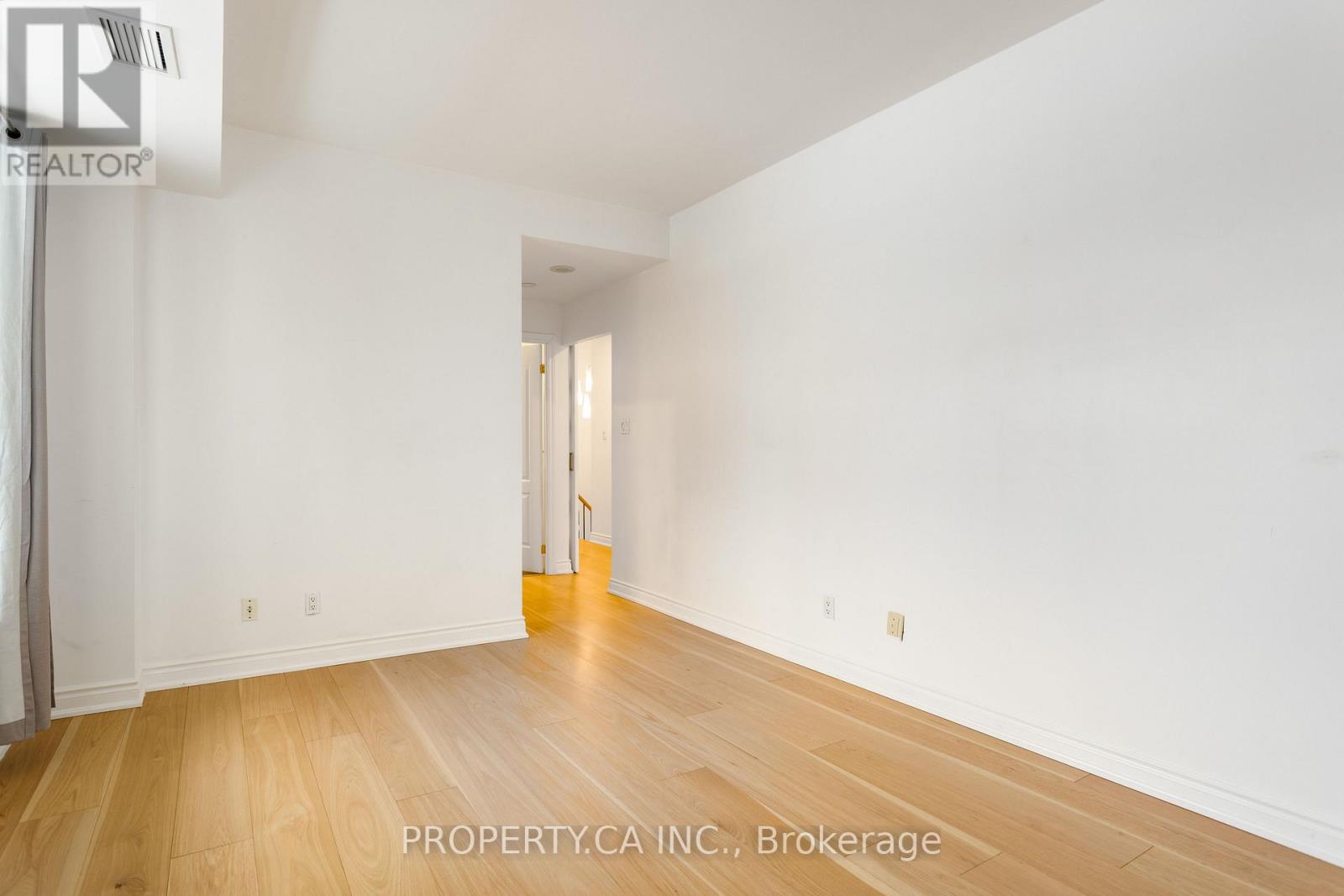 #105 2 ABERFOYLE CRESCENT - 31