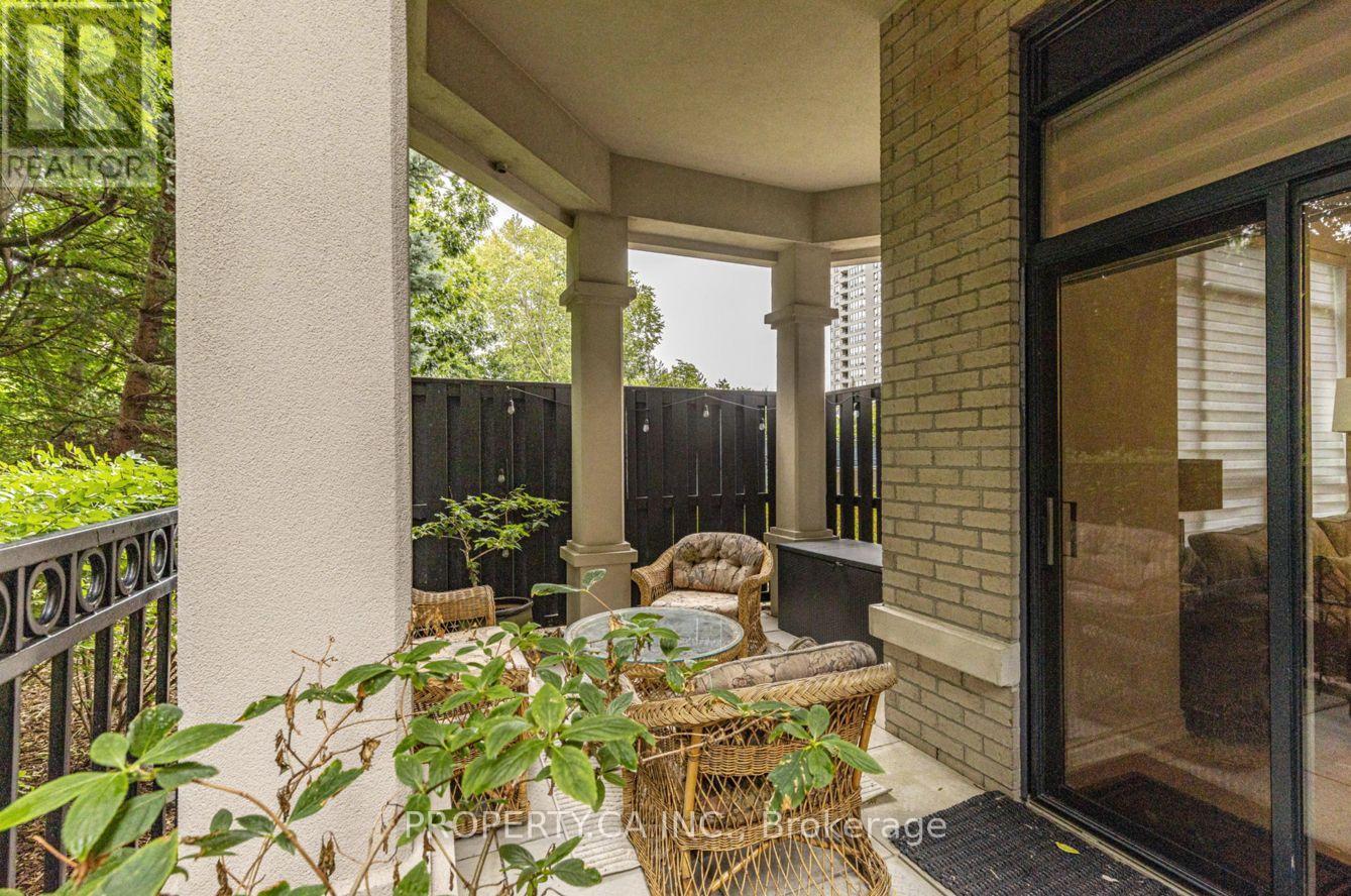 #105 2 ABERFOYLE CRESCENT - 42