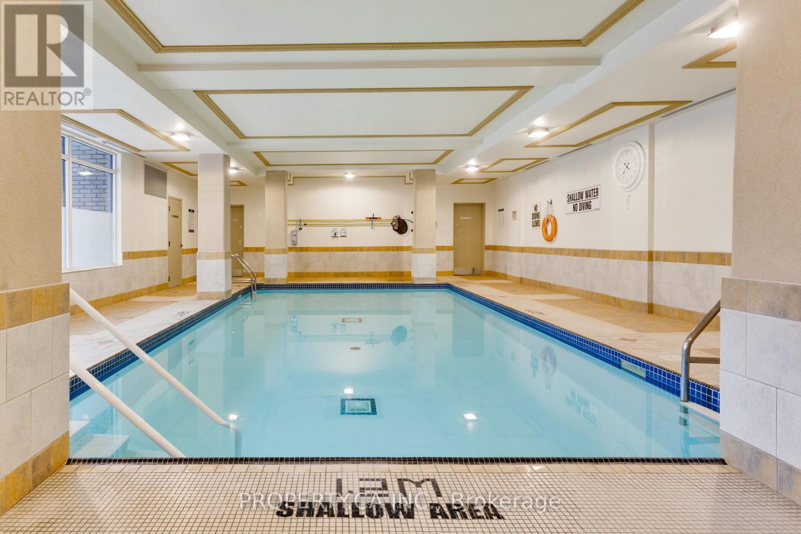 #105 2 ABERFOYLE CRESCENT - 45