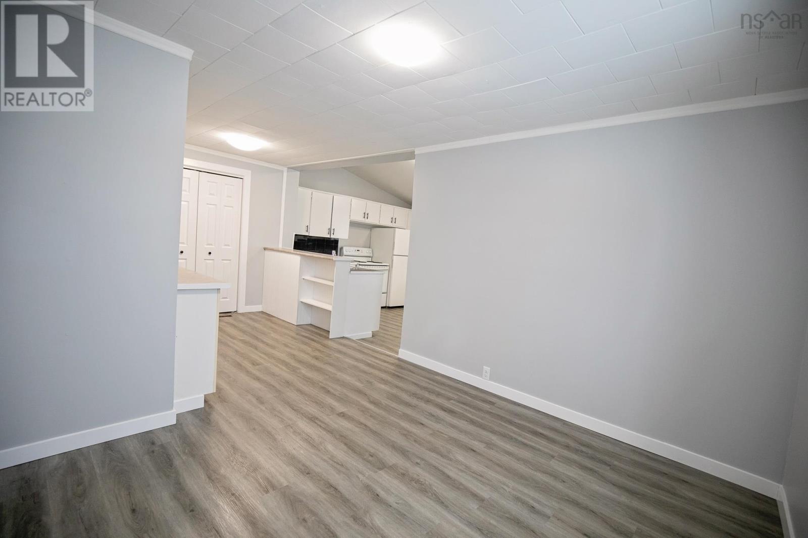 Property 18 of 45 of 32 Douglas Avenue