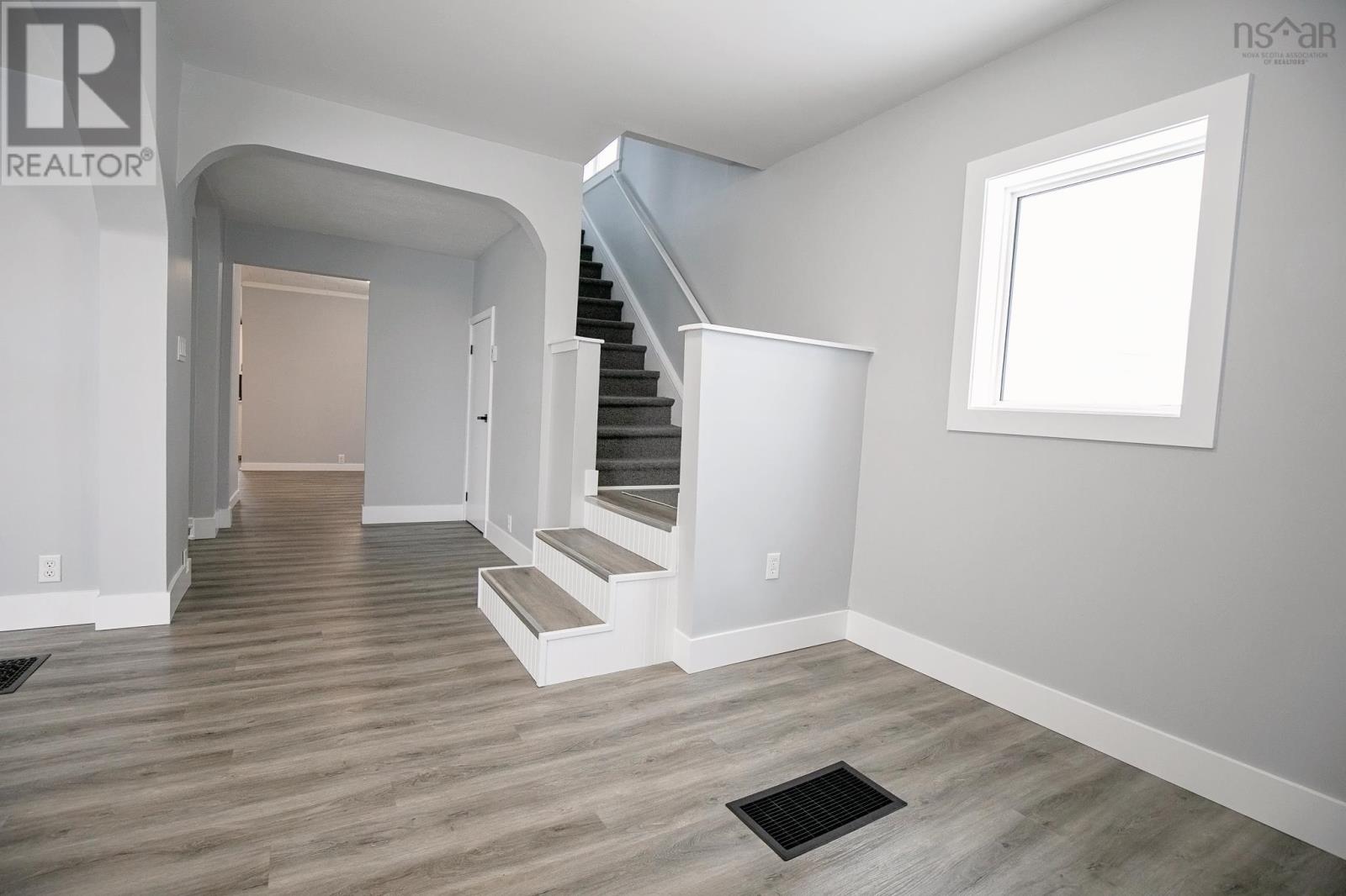 Property 27 of 45 of 32 Douglas Avenue