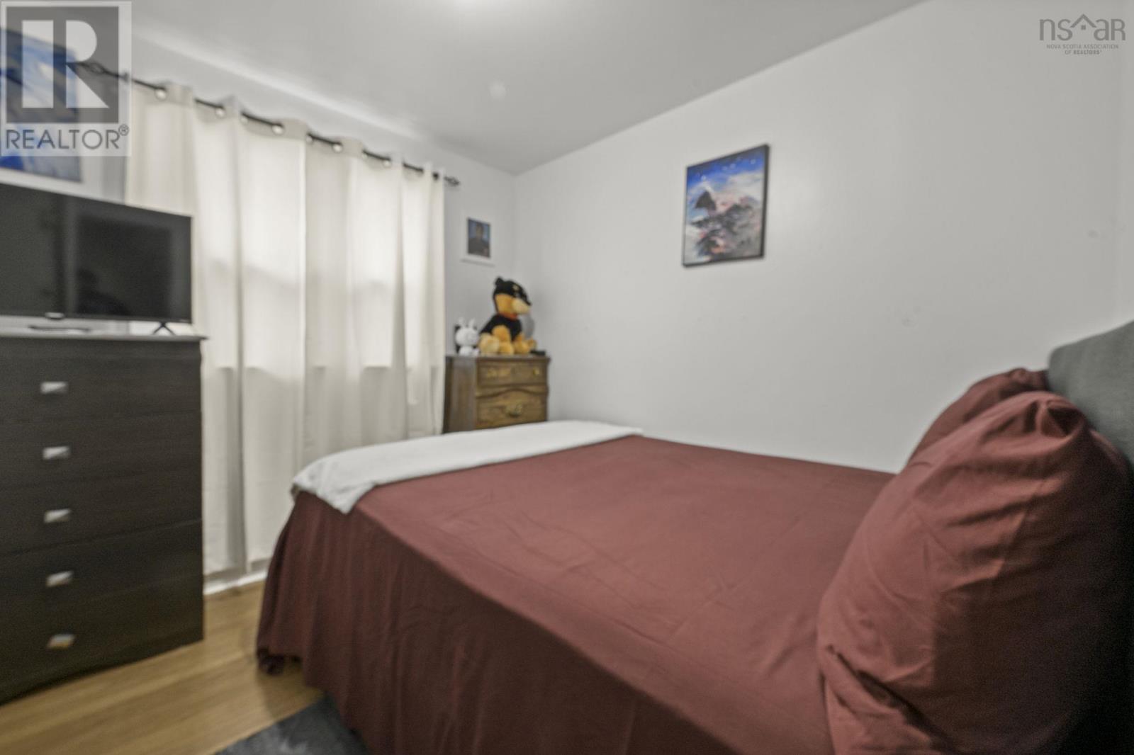 Property 4 of 27 of 11 Foston Street