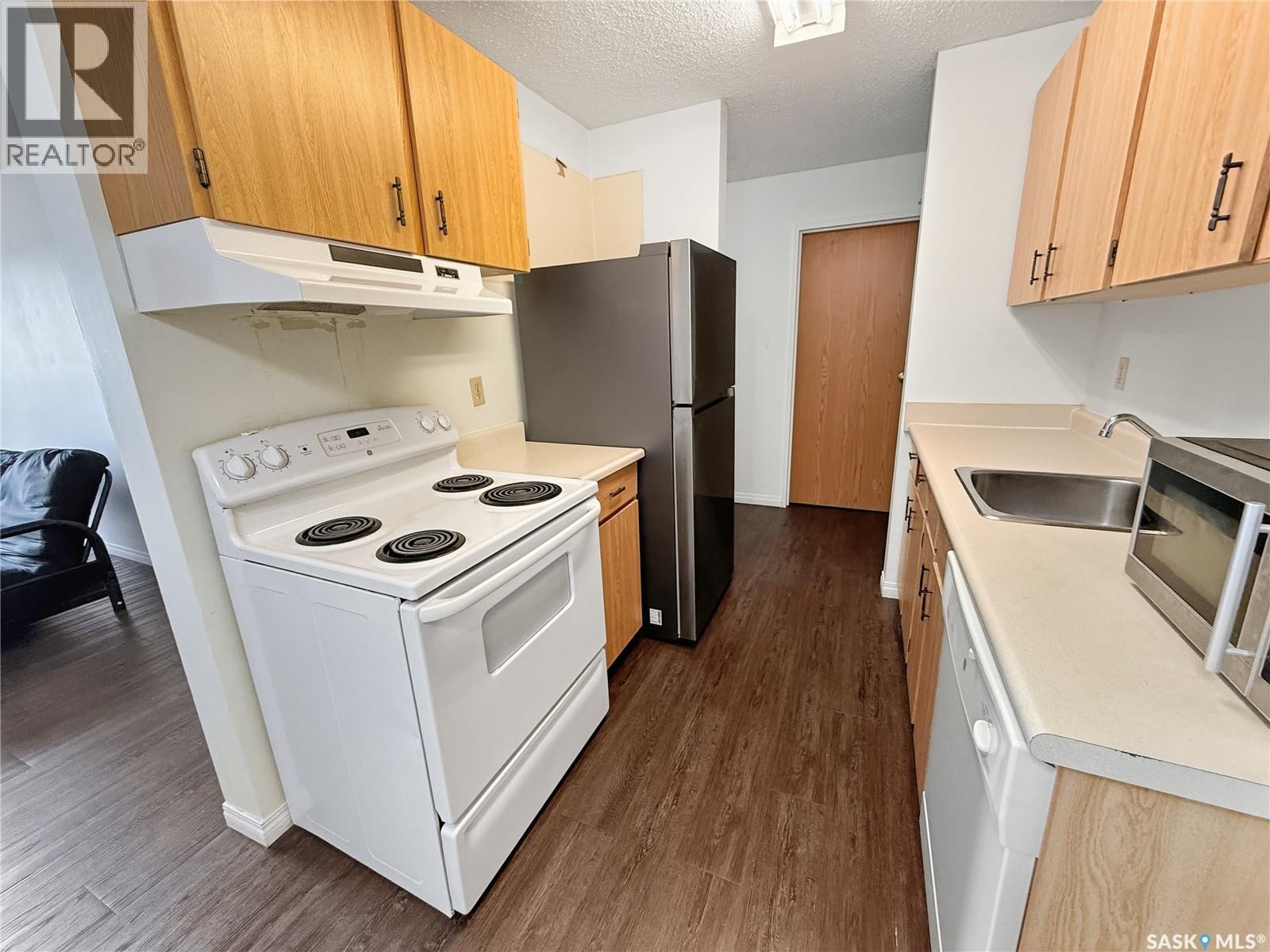 #301 1110 9TH AVENUE NE - 2