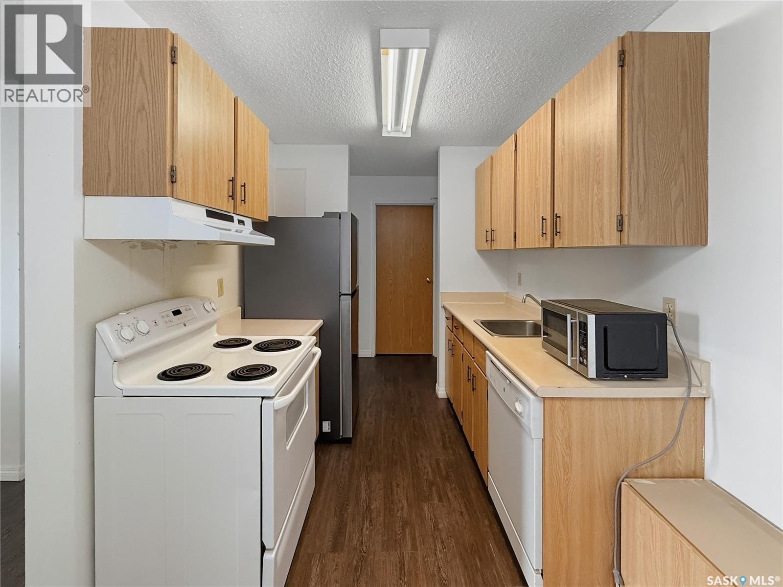 #301 1110 9TH AVENUE NE - 3