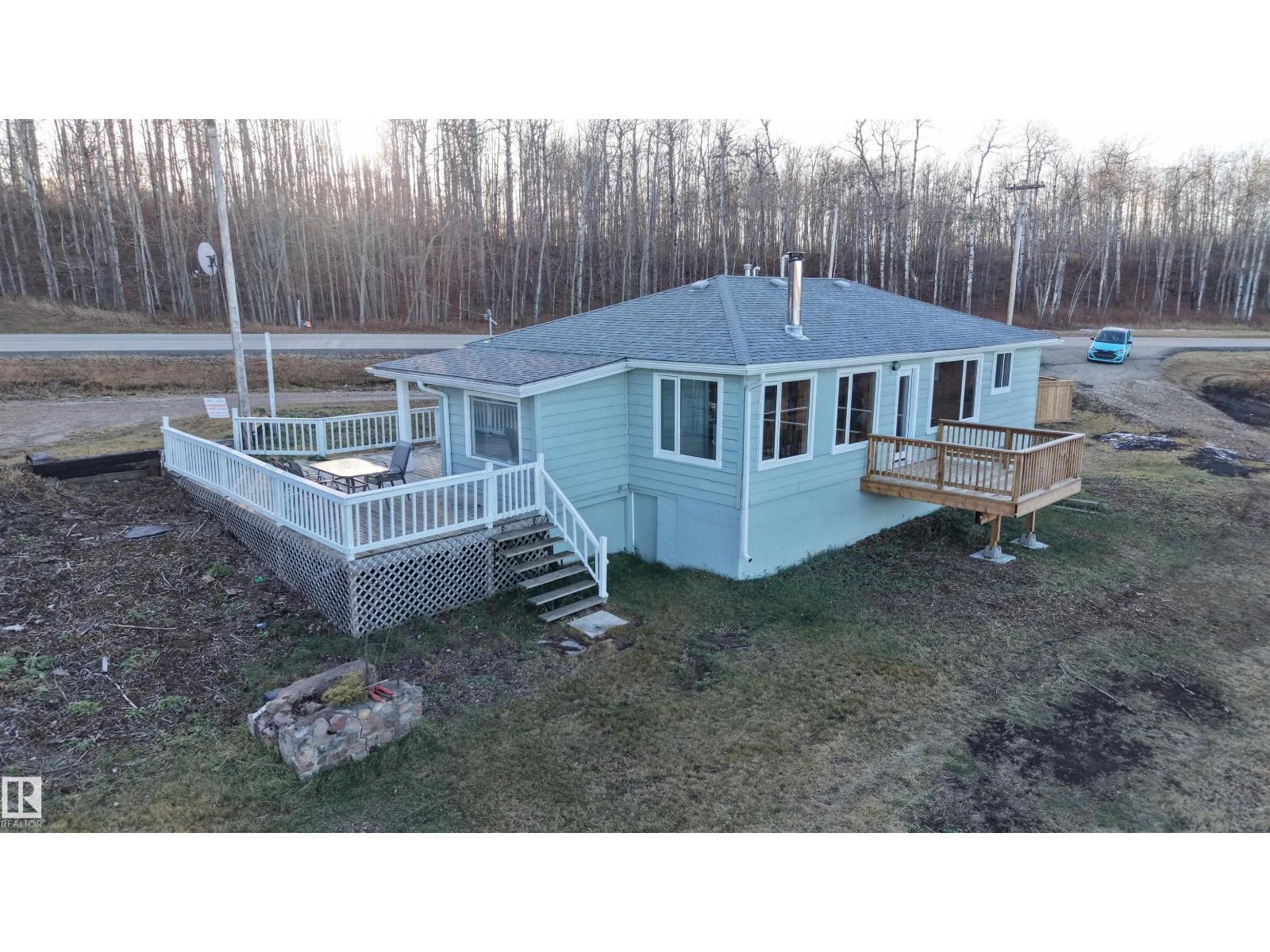 490 & 492 Lakeview Drive - 1