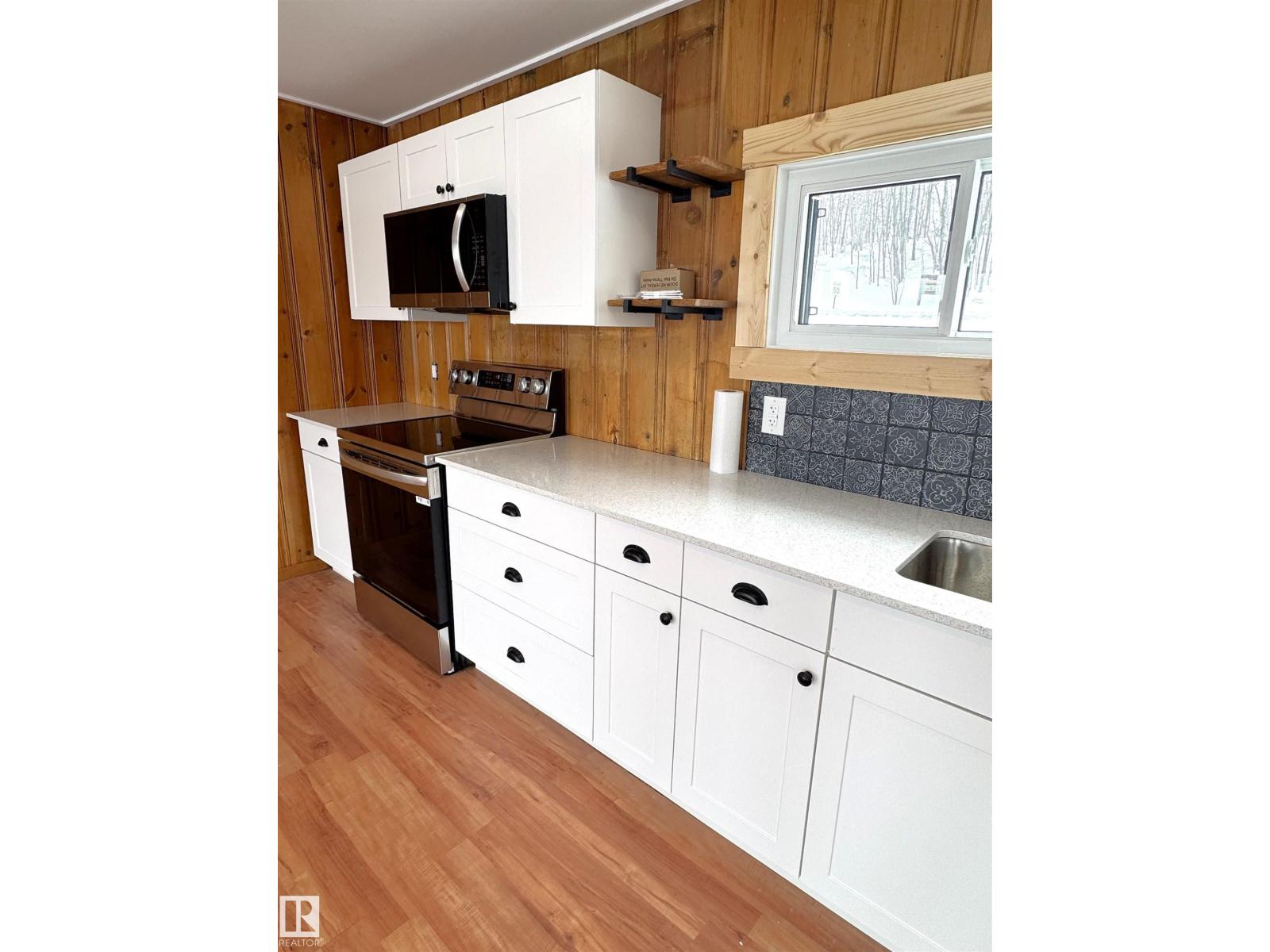 490 & 492 Lakeview Drive - 15